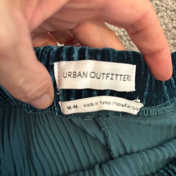 Urban Outfitters Rosie Velvet Plisse Flare Pant, Teal size M - Picture 3 of 8